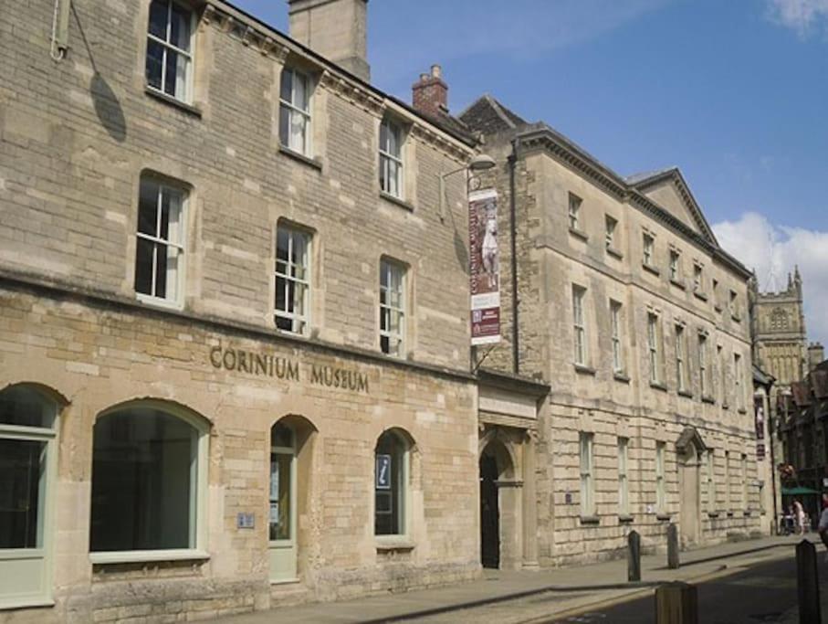 Somerford Keynes Cotswolds Lake Side Home With Luxury Spa Swallows Nest,Lower Mill Estate, Lakeside Home And Spa With A Harry Potter Cupboard Under The Stairs מראה חיצוני תמונה